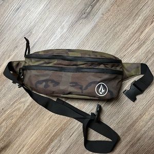 Volcom Waist Pack NWOT (Fanny pack)